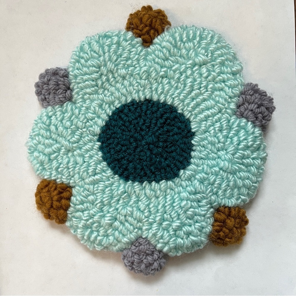 Handcrafted Punch Needle Tufted Flower
Wall Art: Dot Daisy | Wool/Acrylic